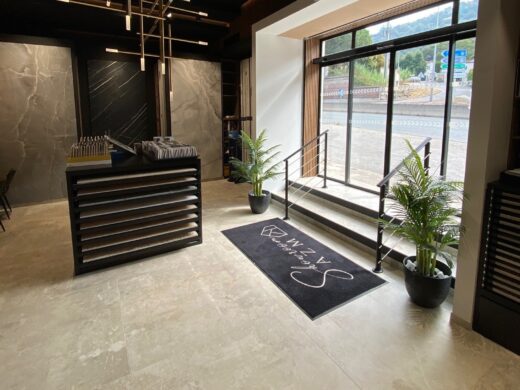 Salle de bain, carrelage et menuiserie haut de gamme proche de Monaco